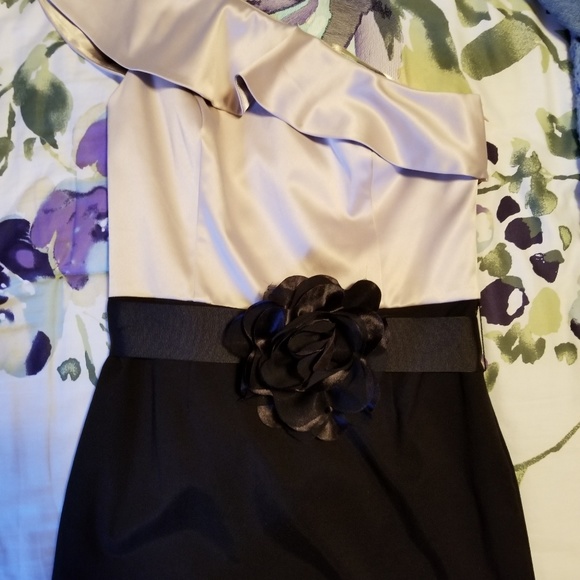 White House Black Market one shoulder dress. - Picture 3 of 9